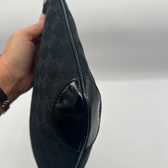 Gucci 🔥 EUC monogram hobo med shoulder bag blk canvas w/patent leather trim🙌 - Picture 6 of 14